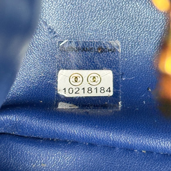 CHANEL Blue Quilted Crossbody Bag - Picture 4 of 6